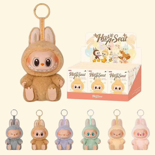 Labubu PVC Figura (Sedeća Edicija) – Replika Popmart Dizajn